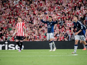 Dua Sisi Manchester United Musim Ini