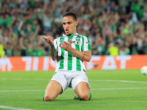 Amrabat dan Antony, Duo MU Reuni di Real Betis