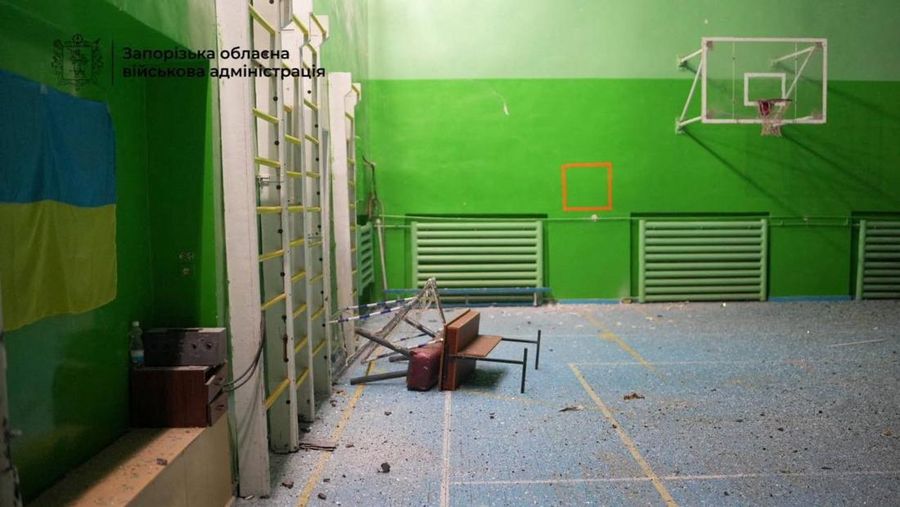 Militer Rusia melancarkan gelombang serangan rudal dan pesawat nirawak di Ukraina. (Zaporizhzhia Regional Military Civil Administration via Telegram/Handout via REUTERS)