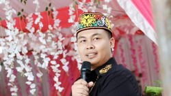 Cerita Doktor Muda Untag Surabaya Pancing Prestasi Generasi Muda Dayak