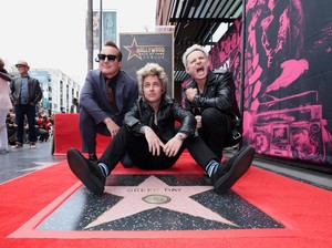 Green Day Bakal Buka Super Bowl, Pendukung Donald Trump Ketar-ketir