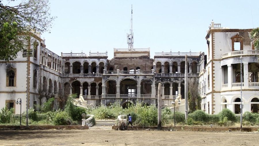 Istana Kepresidenan Sudan di pusat Khartoum diserang pasukan paramiliter Rapid Support Forces (RSF). (Photo by AFP)