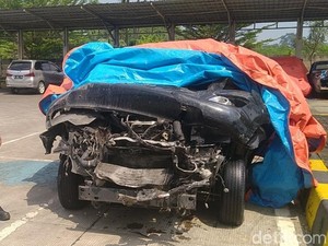 Fakta-fakta Mobil Anggota DPR Tabrak Truk di Tol Pemalang hingga 2 Orang Tewas