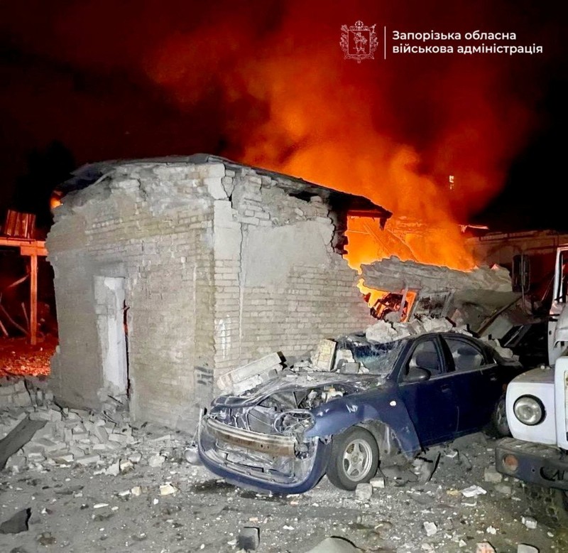Militer Rusia melancarkan gelombang serangan rudal dan pesawat nirawak di Ukraina. (Zaporizhzhia Regional Military Civil Administration via Telegram/Handout via REUTERS) Militer Rusia melancarkan gelombang serangan rudal dan pesawat nirawak di Ukraina. (Zaporizhzhia Regional Military Civil Administration via Telegram/Handout via REUTERS)