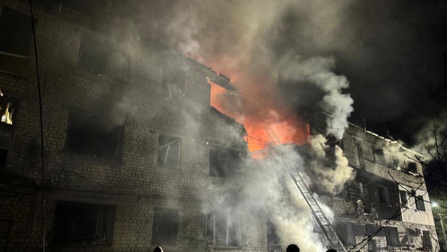 Militer Rusia melancarkan gelombang serangan rudal dan pesawat nirawak di Ukraina. (Zaporizhzhia Regional Military Civil Administration via Telegram/Handout via REUTERS)