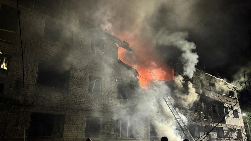 Militer Rusia melancarkan gelombang serangan rudal dan pesawat nirawak di Ukraina. (Zaporizhzhia Regional Military Civil Administration via Telegram/Handout via REUTERS)