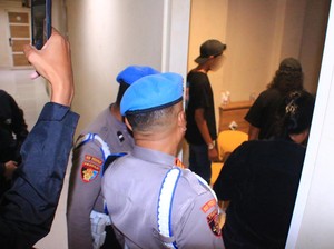 2 Pasangan Muda-mudi Digerebek Saat Berduaan di Kamar Penginapan