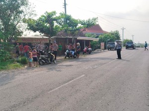 Pemotor Emak-emak Tewas Tertabrak Pikap di Jalan Kawasan Industri Sentolo