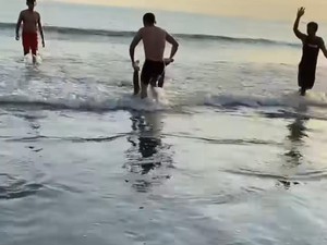 Pria Tewas Tenggelam Saat Rekreasi Keluarga di Pantai Baluk Rening