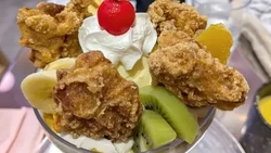 5 Parfait Unik di Jepang, Topping Karaage hingga Setinggi 1,2 Meter
