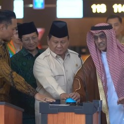 Prabowo Sekeras Tenaga Mau Turunkan Lagi Biaya Haji, Ini Perintahnya
