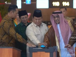 Prabowo Resmikan Terminal Khusus Haji dan Umrah Bandara Soetta
