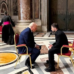 Zelensky Bertemu Trump di Vatikan, Bukan Ngomongin Putin tapi Ini