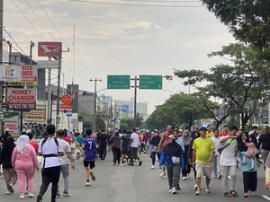 Video: Kata Warga soal CFD Depok Gunakan 2 Jalur Jalan Margonda Raya