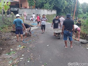 Warga di Parepare Patungan Perbaiki Drainase-Jalan Rusak Akibat Banjir