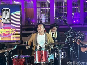 Aksi Menteri Wihaji Gebuk Drum di Sela detikSore Bahas Bebas Stunting