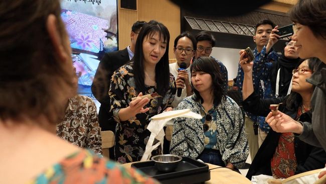 Potret Seru Warga Asing Membatik di World Expo 2025 Osaka