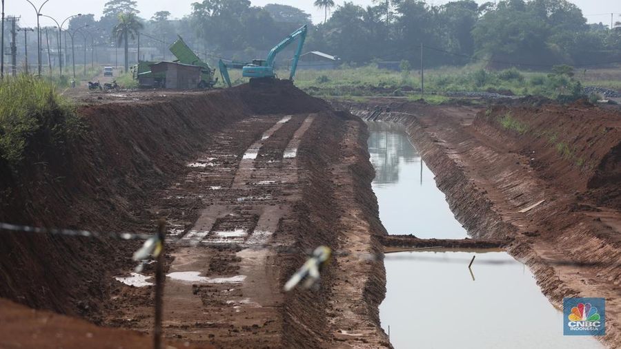 Suasana pembangunan Stasiun Jatake yang berada di jalur Commuter Line Tanah Abang–Rangkasbitung, Senin (5/5/2025). (CNBC Indonesia/Tri Susilo)