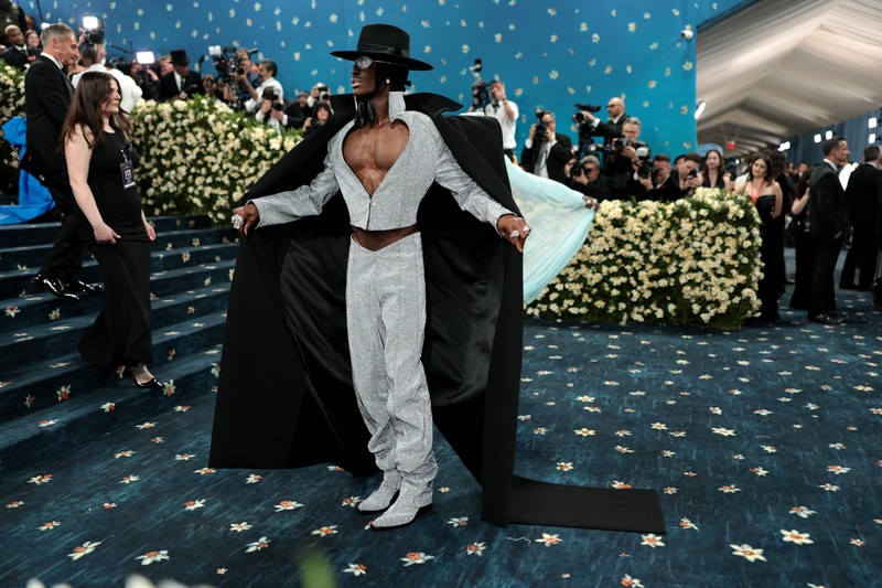 Damson Idris berpose selama Met Gala, gala penggalangan dana tahunan yang diadakan untuk kepentingan Institut Kostum Museum Seni Metropolitan dengan tema tahun ini 'Superfine: Tailoring Black Style,' di New York City, New York, AS, 5 Mei 2025. Damson Idris berpose selama Met Gala, gala penggalangan dana tahunan yang diadakan untuk kepentingan Institut Kostum Museum Seni Metropolitan dengan tema tahun ini 'Superfine: Tailoring Black Style,' di New York City, New York, AS, 5 Mei 2025. (REUTERS/Mario Anzuoni)