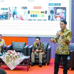 Dirut KAI Bagikan Inovasi Pelayanan Publik Berkelanjutan