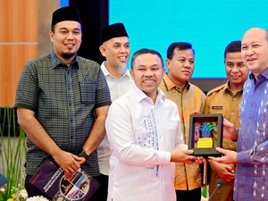 Gubernur Riau Abdul Wahid Usulkan Rel Kereta Batubara ke Menteri Investasi