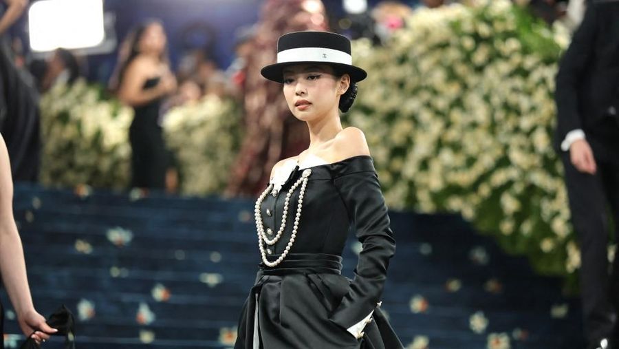 Lisa menghadiri Met Gala 2025 bertajuk Lisa menghadiri Met Gala 2025 bertajuk