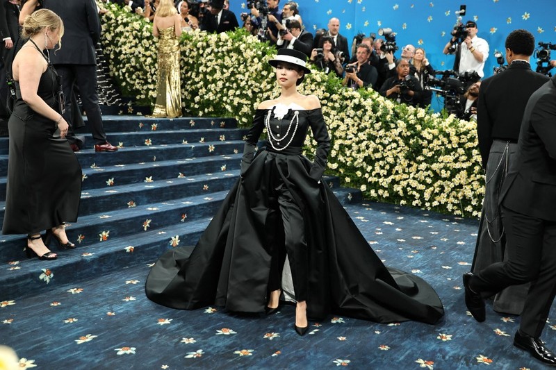 Jennie menghadiri Met Gala 2025 bertajuk Jennie menghadiri Met Gala 2025 bertajuk