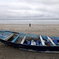 Potret Perahu Terbalik di Dekat Pantai, Korban Jiwa Berjatuhan