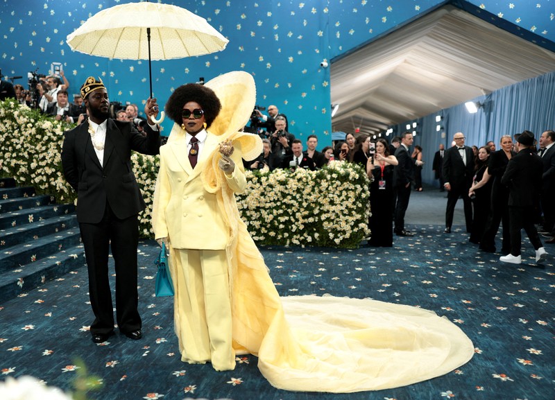 Damson Idris berpose selama Met Gala, gala penggalangan dana tahunan yang diadakan untuk kepentingan Institut Kostum Museum Seni Metropolitan dengan tema tahun ini 'Superfine: Tailoring Black Style,' di New York City, New York, AS, 5 Mei 2025. Damson Idris berpose selama Met Gala, gala penggalangan dana tahunan yang diadakan untuk kepentingan Institut Kostum Museum Seni Metropolitan dengan tema tahun ini 'Superfine: Tailoring Black Style,' di New York City, New York, AS, 5 Mei 2025. (REUTERS/Mario Anzuoni)