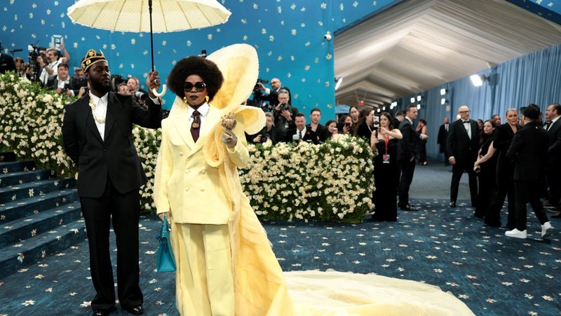 Damson Idris berpose selama Met Gala, gala penggalangan dana tahunan yang diadakan untuk kepentingan Institut Kostum Museum Seni Metropolitan dengan tema tahun ini 'Superfine: Tailoring Black Style,' di New York City, New York, AS, 5 Mei 2025. (REUTERS/Mario Anzuoni)