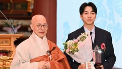 Lee Seung Gi Dapat Penghargaan Usai Jadi Biksu dan Pindah Agama Buddha