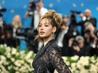 Viral di Met Gala, Ini Makna Tersembunyi Gaun Lisa BLACKPINK