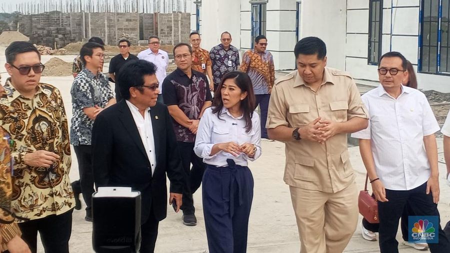 Menteri PKP Maruarar Sirait hadir langsung dalam acara serah terima kunci rumah subsidi untuk wartawan di Grand Harmoni Cibitung ada Selasa (6/5/2025). (CNBC Indonesia/Robertus Andrianto Serin)