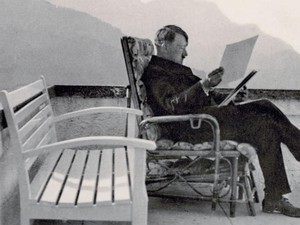 Gempar Buku Harian Palsu Hitler Mengelabui Media Inggris