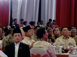 Prabowo Hadiri Halalbihalal Purn TNI-Polri, Duduk di Samping Try Sutrisno