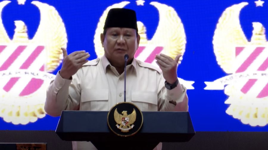 residen Prabowo Subianto saat menghadiri acara Halal Bihalal Presiden RI Bersama Purnawirawan TNI AD dan Keluarga Besar TNI-POLRI, Selasa (6/5/2025). (YouTube/Sekretariat Presiden)