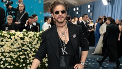 Host Met Gala 2025 Dikritik, Kok Bisa Gak Kenal Shah Rukh Khan?