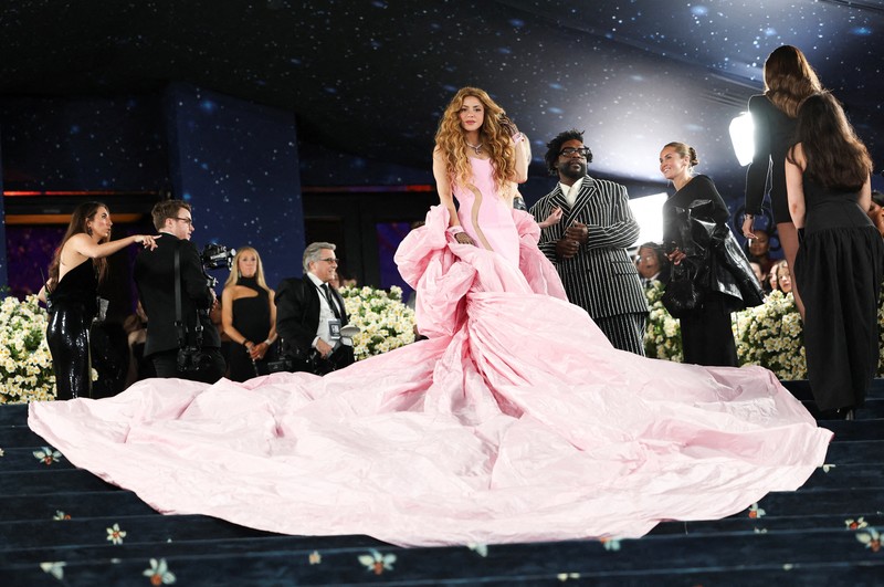 Jennie menghadiri Met Gala 2025 bertajuk Jennie menghadiri Met Gala 2025 bertajuk