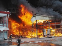 Potret Terbaru Amukan Putin, Drone Rusia Bakar Pasar di Ukraina