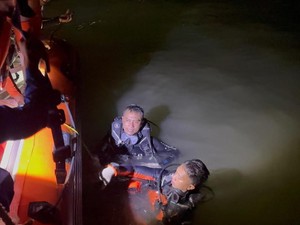 Kapal Ferry yang Tenggelam di Teluk Balikpapan Angkut 44 Orang, 2 ABK Hilang