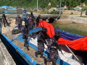 TNI AL Gagalkan Penyelundupan 280 Ballpres Pakaian Bekas Impor Ilegal di Buol
