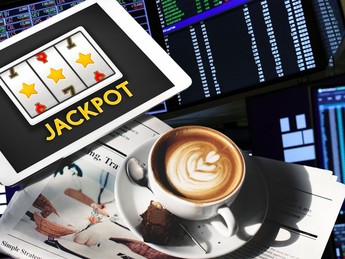 Miris! Warga RI Lebih Doyan Main Judol Dibanding Investasi Saham