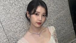 Video Rencana IU Comeback Lewat Flower Bookmark 3