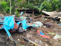 Tabrakan Horor Truk Vs Angkot Rombongan Takziah, 11 Orang Tewas