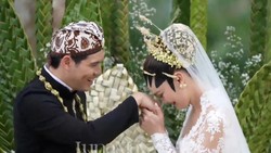 Mas Kawin Luna Maya-Maxime Bouttier: Emas 7,5 Gram dan Uang US$ 2.025