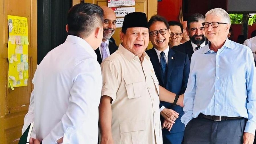 Menteri Kesehatan Budi Gunadi Sadikin mendampingi Presiden Prabowo Subianto dan Bill Gates dalam peninjauan program Cek Kesehatan Gratis di SDN Jati 3 Pulo Asem. (Instagram/bgsadikin) Menteri Kesehatan Budi Gunadi Sadikin mendampingi Presiden Prabowo Subianto dan Bill Gates dalam peninjauan program Cek Kesehatan Gratis di SDN Jati 3 Pulo Asem. (Instagram/bgsadikin)