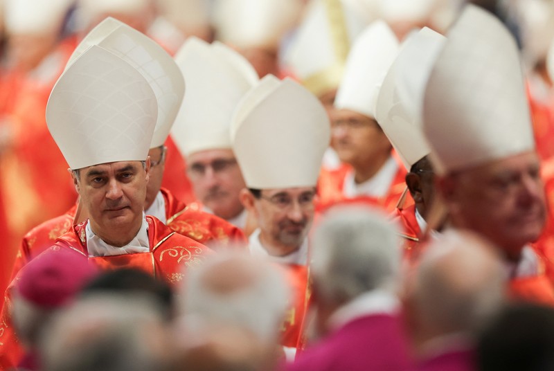 Para kardinal menghadiri Misa Kudus, yang dirayakan untuk pemilihan paus baru di Basilika Santo Petrus, di Vatikan, Rabu (7/5/2025). (REUTERS/Murad Sezer) Para kardinal menghadiri Misa Kudus, yang dirayakan untuk pemilihan paus baru di Basilika Santo Petrus, di Vatikan, Rabu (7/5/2025). (REUTERS/Murad Sezer)