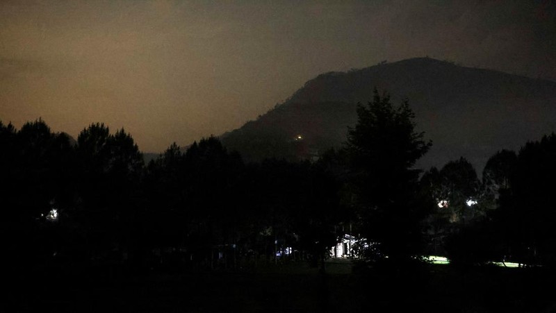 India resmi melancarkan serangan ke Pakistan, Rabu (7/5/2025). Secara rinci, India menyerang sembilan lokasi di Pakistan dan Kashmir Pakistan, (Tangkapan Layar Video Telegram/بیسیمچی مدیا)