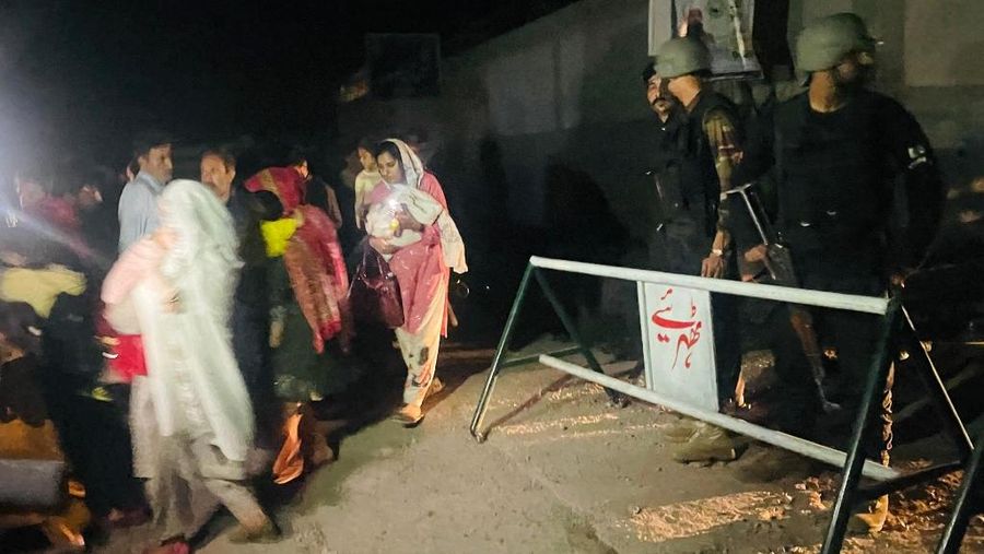 India resmi melancarkan serangan ke Pakistan, Rabu (7/5/2025). Secara rinci, India menyerang sembilan lokasi di Pakistan dan Kashmir Pakistan, India resmi melancarkan serangan ke Pakistan, Rabu (7/5/2025). Secara rinci, India menyerang sembilan lokasi di Pakistan dan Kashmir Pakistan, (Tangkapan Layar Video Telegram/بیسیمچی مدیا)