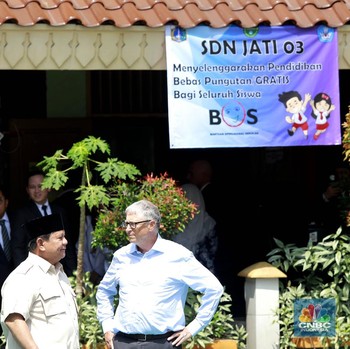 Datang ke RI, Bill Gates Ditemani Prabowo 'Blusukan' Cek Program MBG